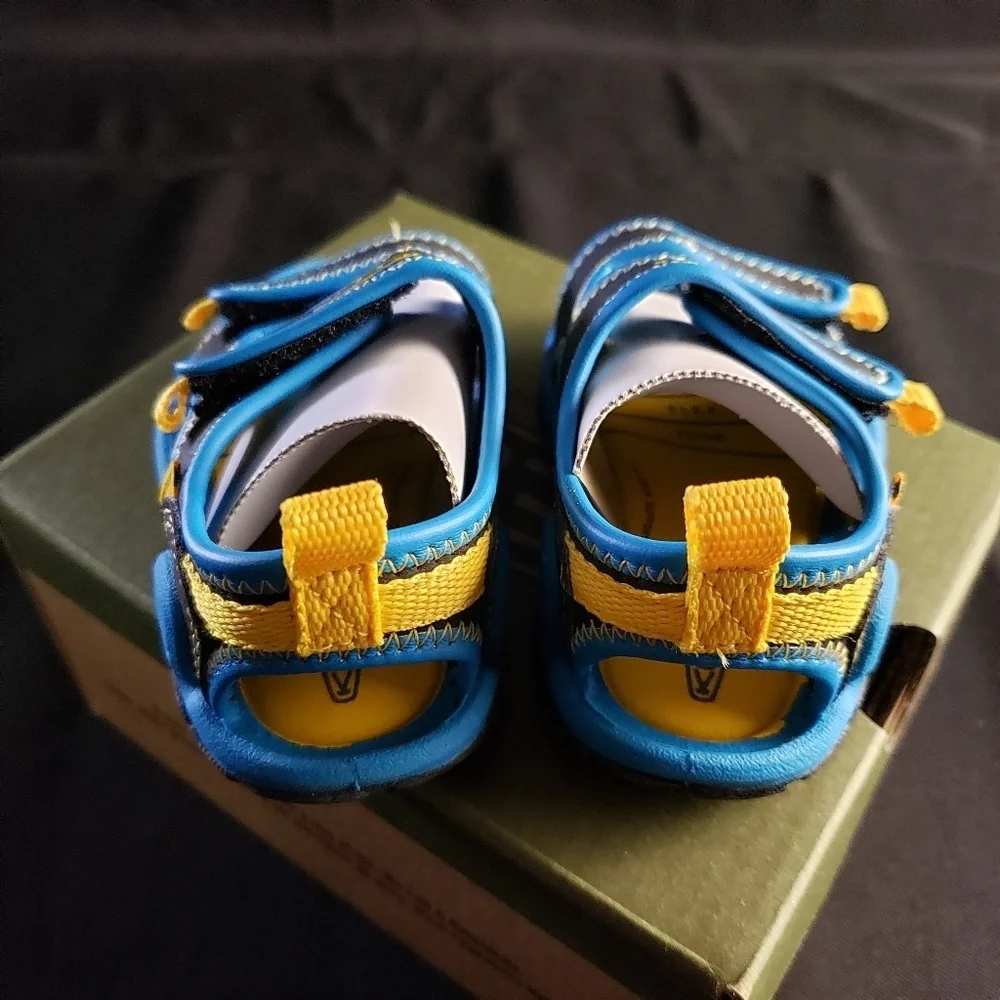 Keen Knotch Creek Open Toed Sandals 4M‎